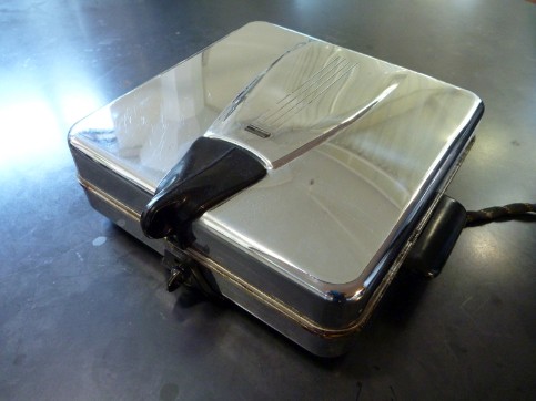 Vintage sandwich maker, flamingsteel.com, roy mackey, steel sculpture, steel art, live work studios, vancouver bc